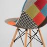 Стул Eames DSW в тканевой обивке в стиле пэчворк, сиденье платиковое, ножки деревянные