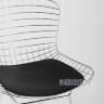 с низкой спинкой Bertoia хромированный металл с черной подушкой из экокожи