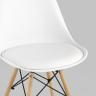 Стул Eames Soft белый обеденный сиденье экокожа ножки из массива бука