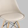 Стул Eames Soft бежевый обеденный сиденье экокожа ножки из массива бука