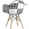 Кресло Eames в стиле пэчворк черно-белое, ножки массив бука