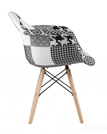 Кресло Eames в стиле пэчворк черно-белое, ножки массив бука