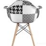 Кресло Eames в стиле пэчворк черно-белое, ножки массив бука