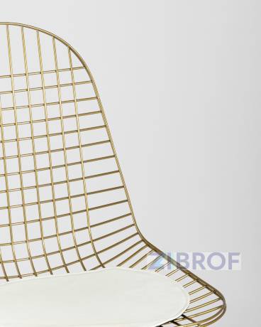Eiffel из металла цвет золото с белой подушкой из экокожи